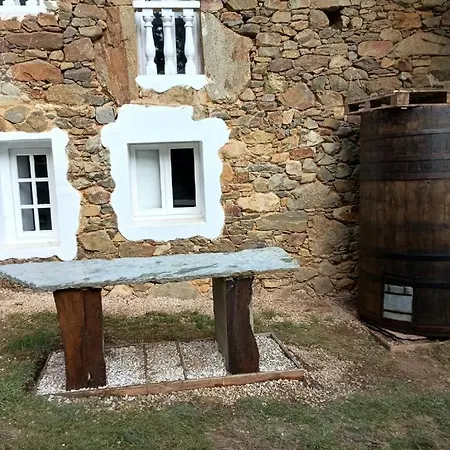 Rural Semellones Aceptamos Mascotas ゲストハウス La Llama
